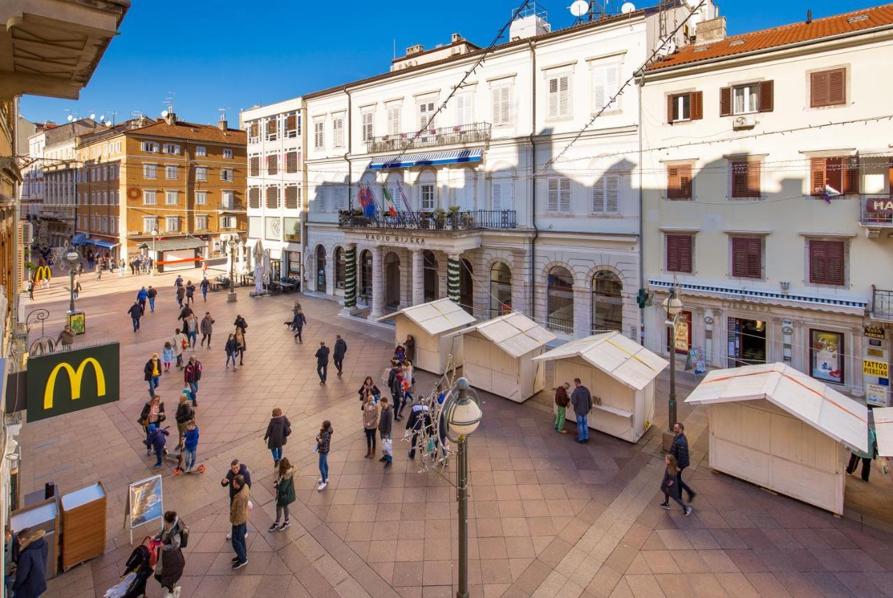 Sweet Nest Korzo Apartment Rijeka Luaran gambar