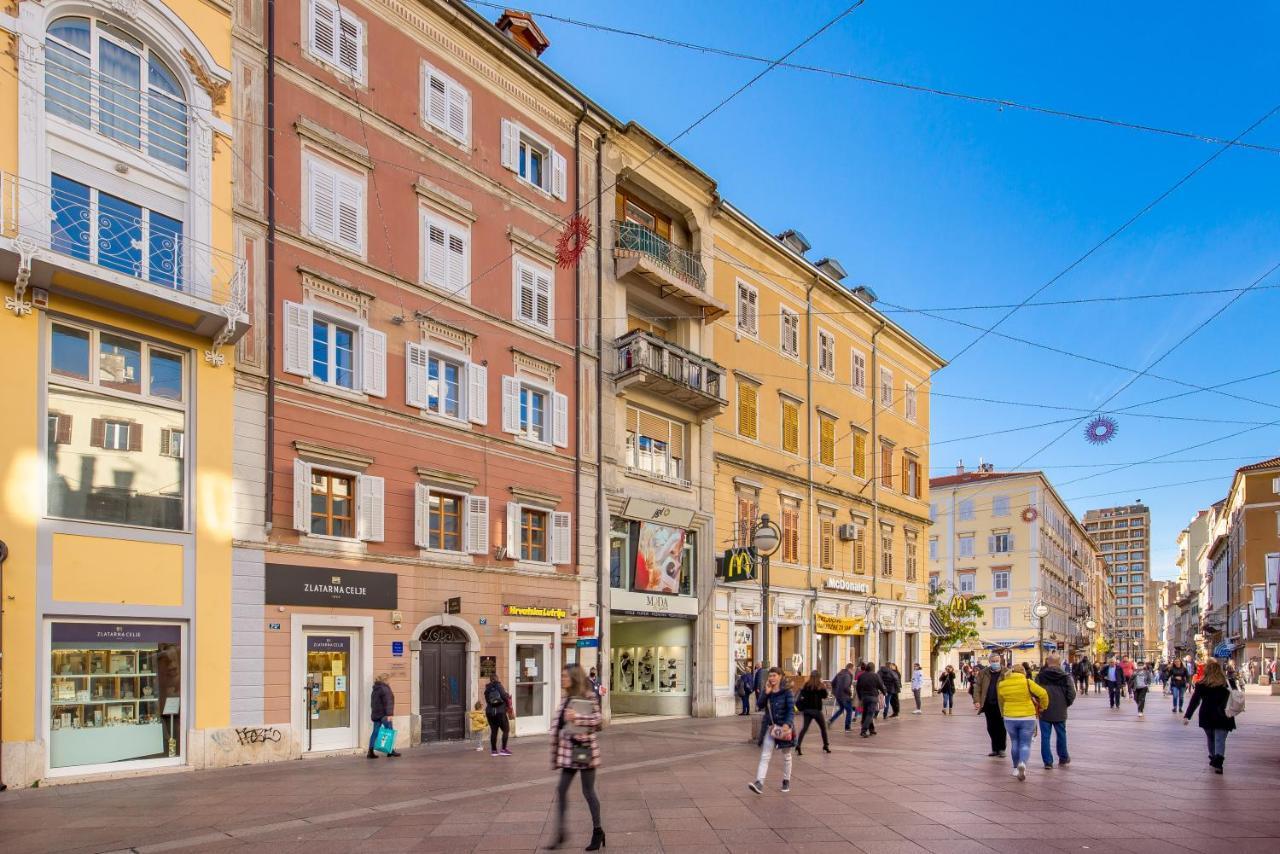 Sweet Nest Korzo Apartment Rijeka Luaran gambar