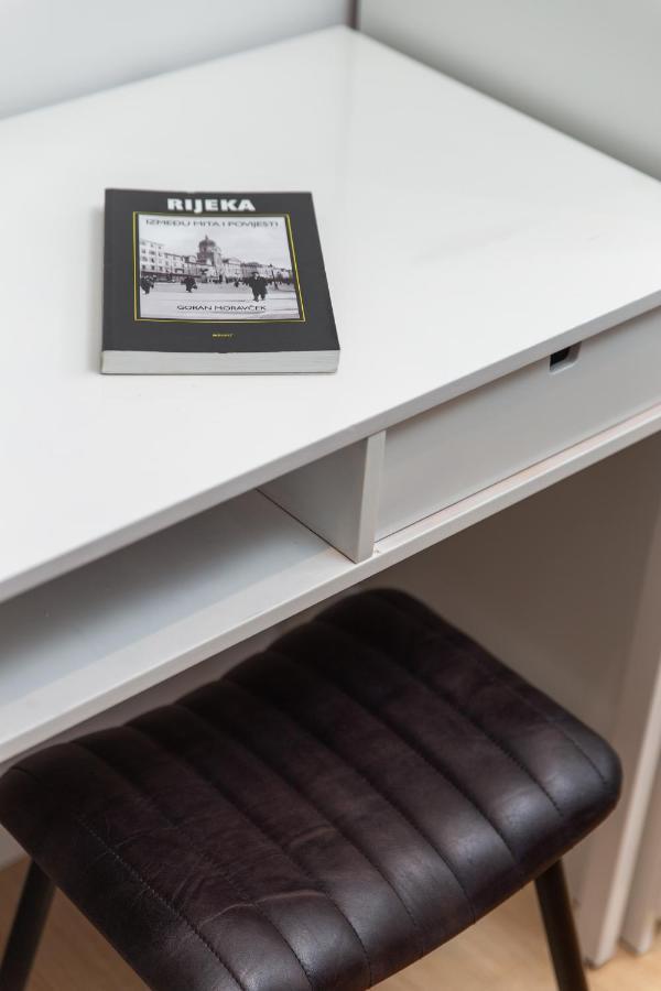 Sweet Nest Korzo Apartment Rijeka Luaran gambar